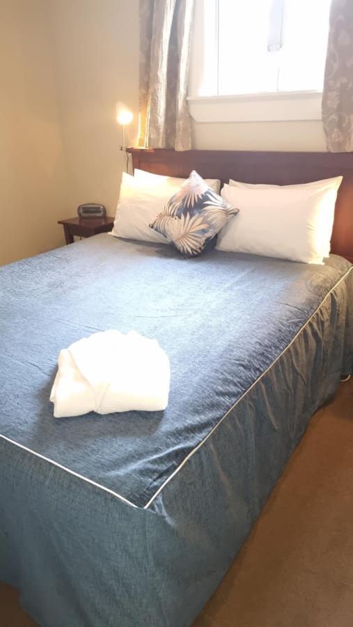 The Mews Oamaru Motel ภายนอก รูปภาพ