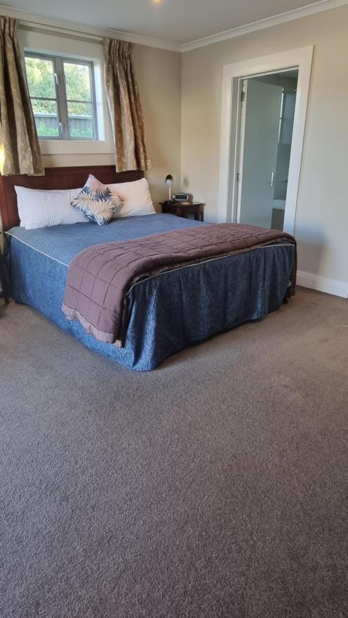 The Mews Oamaru Motel ภายนอก รูปภาพ