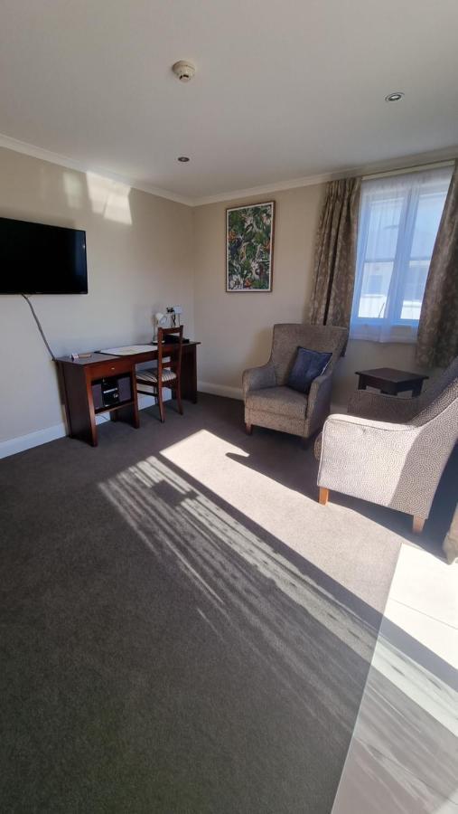 The Mews Oamaru Motel ภายนอก รูปภาพ