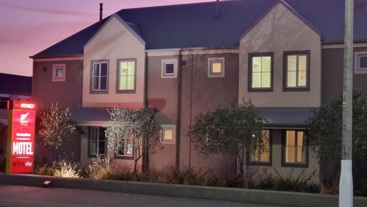 The Mews Oamaru Motel ภายนอก รูปภาพ