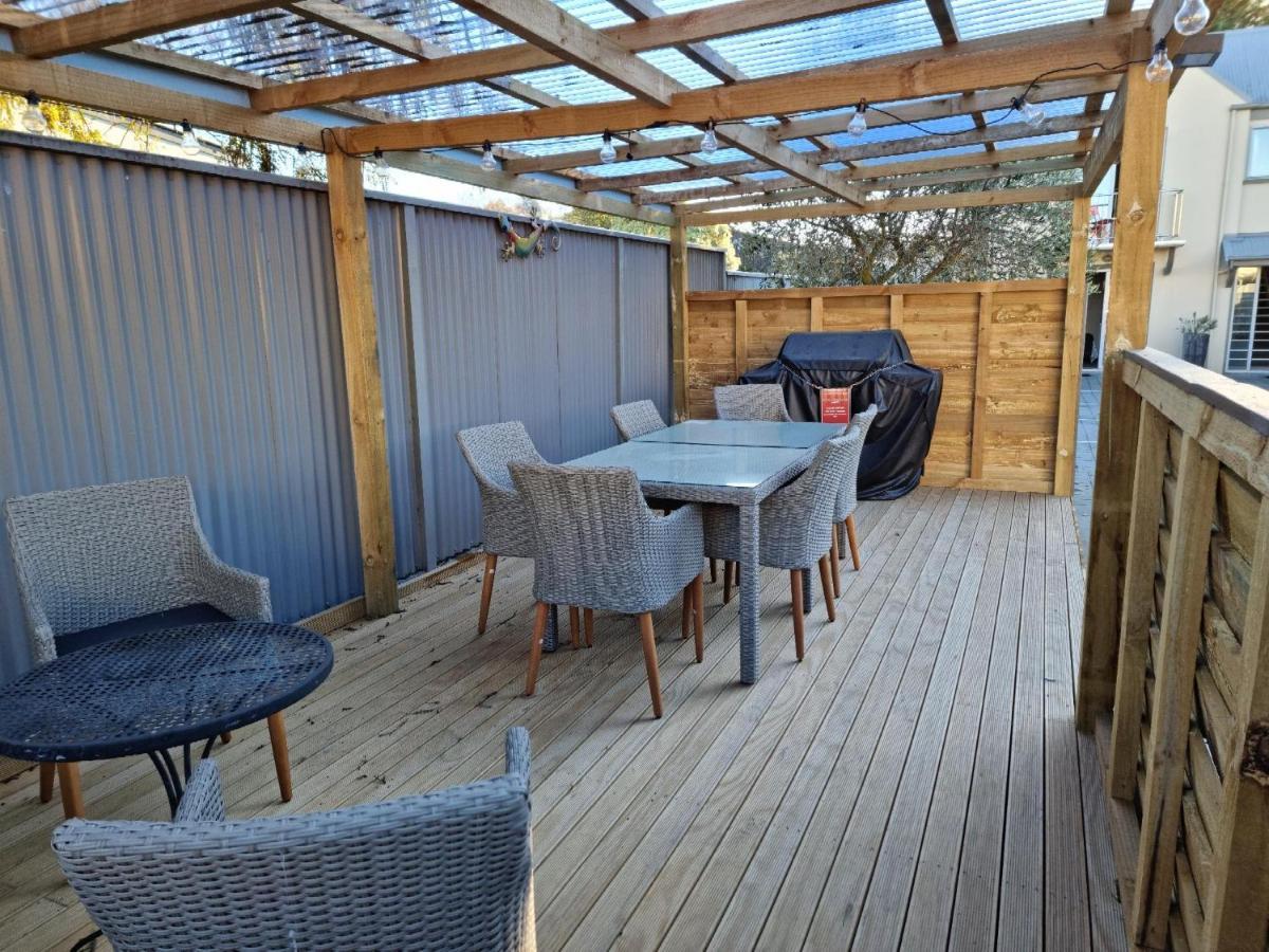 The Mews Oamaru Motel ภายนอก รูปภาพ