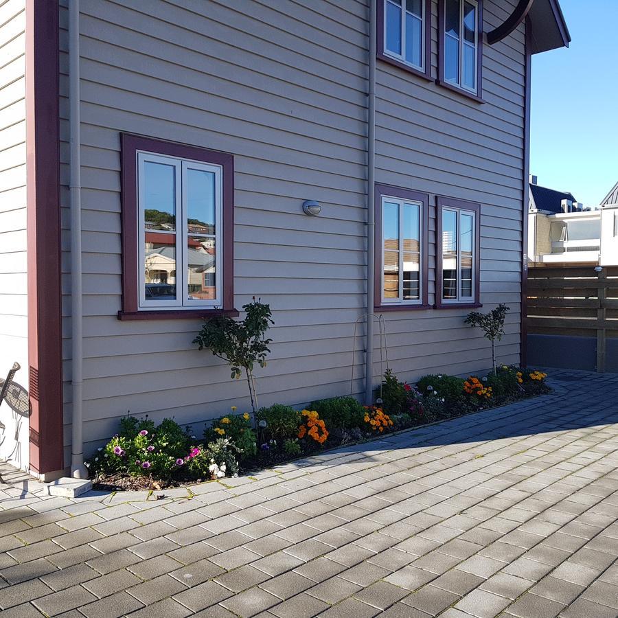 The Mews Oamaru Motel ภายนอก รูปภาพ